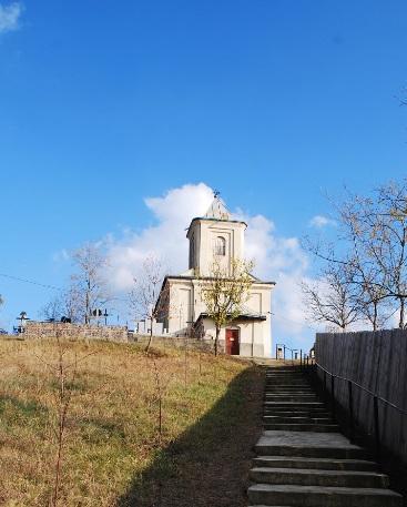 Biserica - vedere exterioară