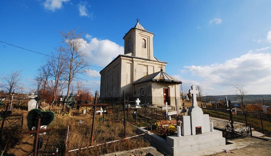 Biserica - vedere exterioară